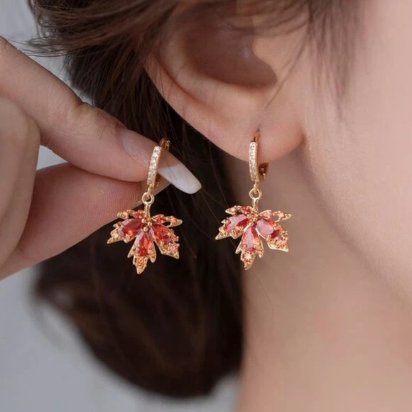 A+ Boutique Jewelry - 🍁 Leaf Earrings 🍁